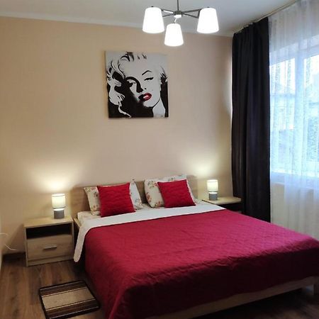 Apartments Domovik Мостова 5 Кв 37 Moekatsjeve Buitenkant foto