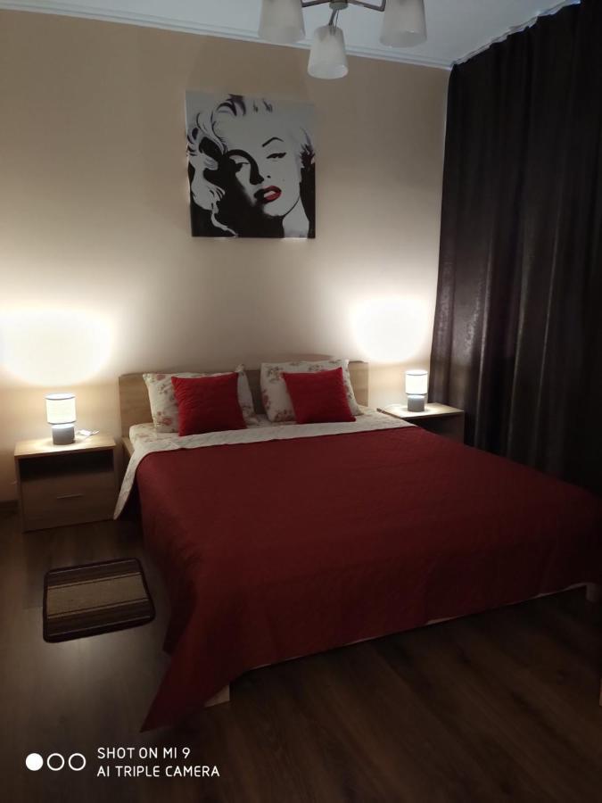 Apartments Domovik Мостова 5 Кв 37 Moekatsjeve Buitenkant foto