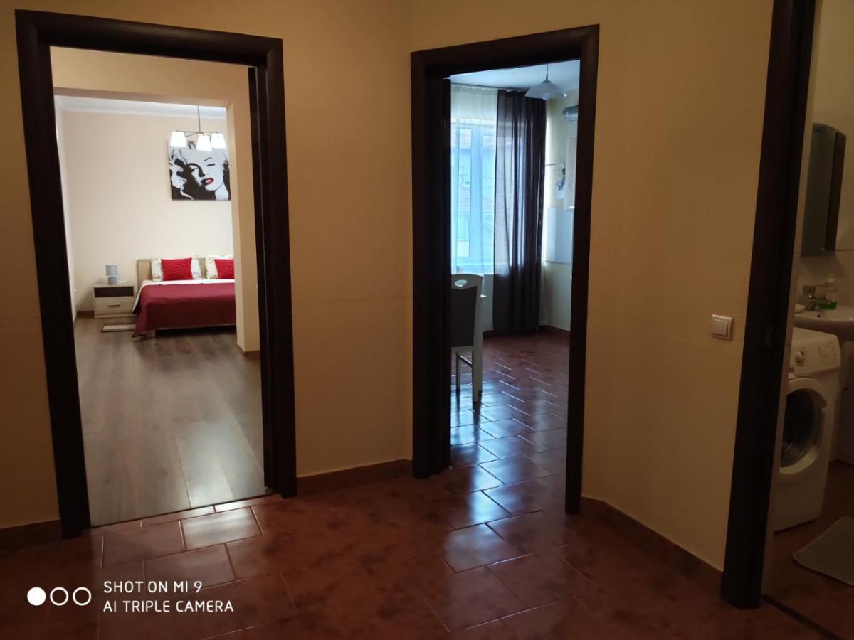 Apartments Domovik Мостова 5 Кв 37 Moekatsjeve Buitenkant foto