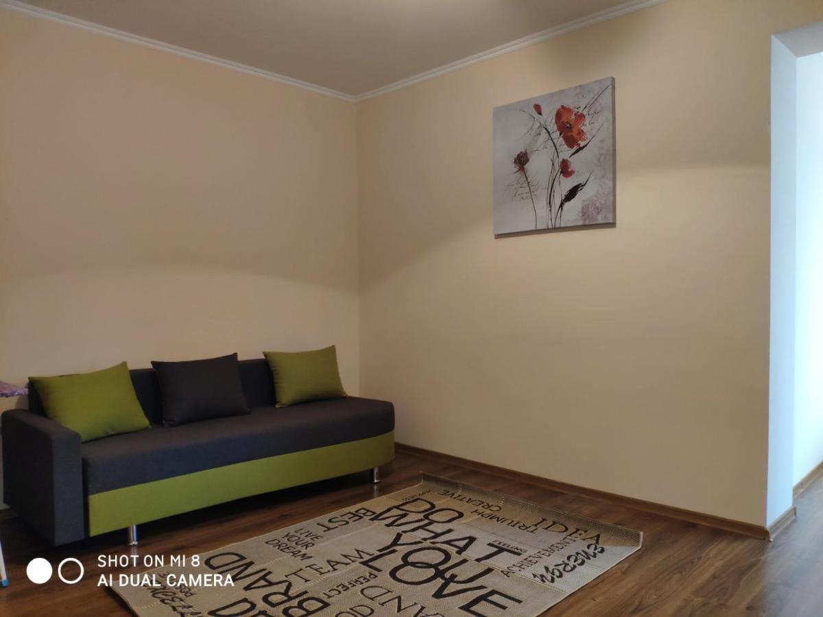 Apartments Domovik Мостова 5 Кв 37 Moekatsjeve Buitenkant foto