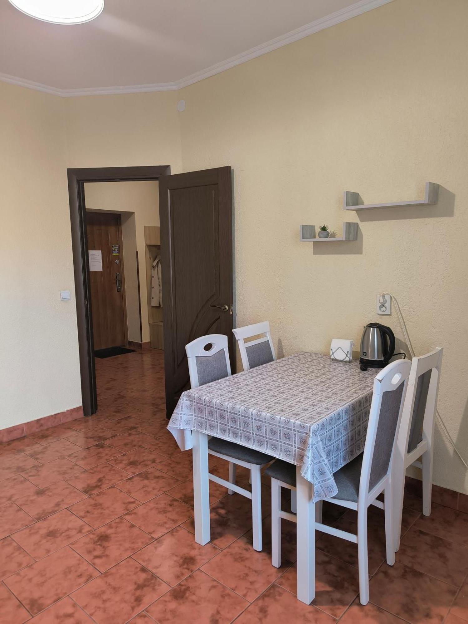 Apartments Domovik Мостова 5 Кв 37 Moekatsjeve Buitenkant foto