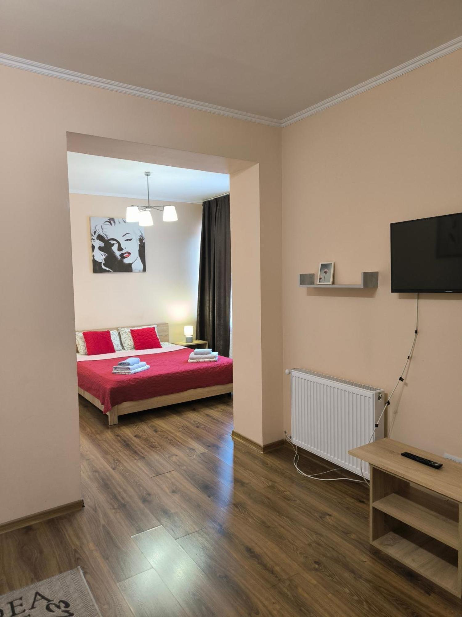 Apartments Domovik Мостова 5 Кв 37 Moekatsjeve Buitenkant foto