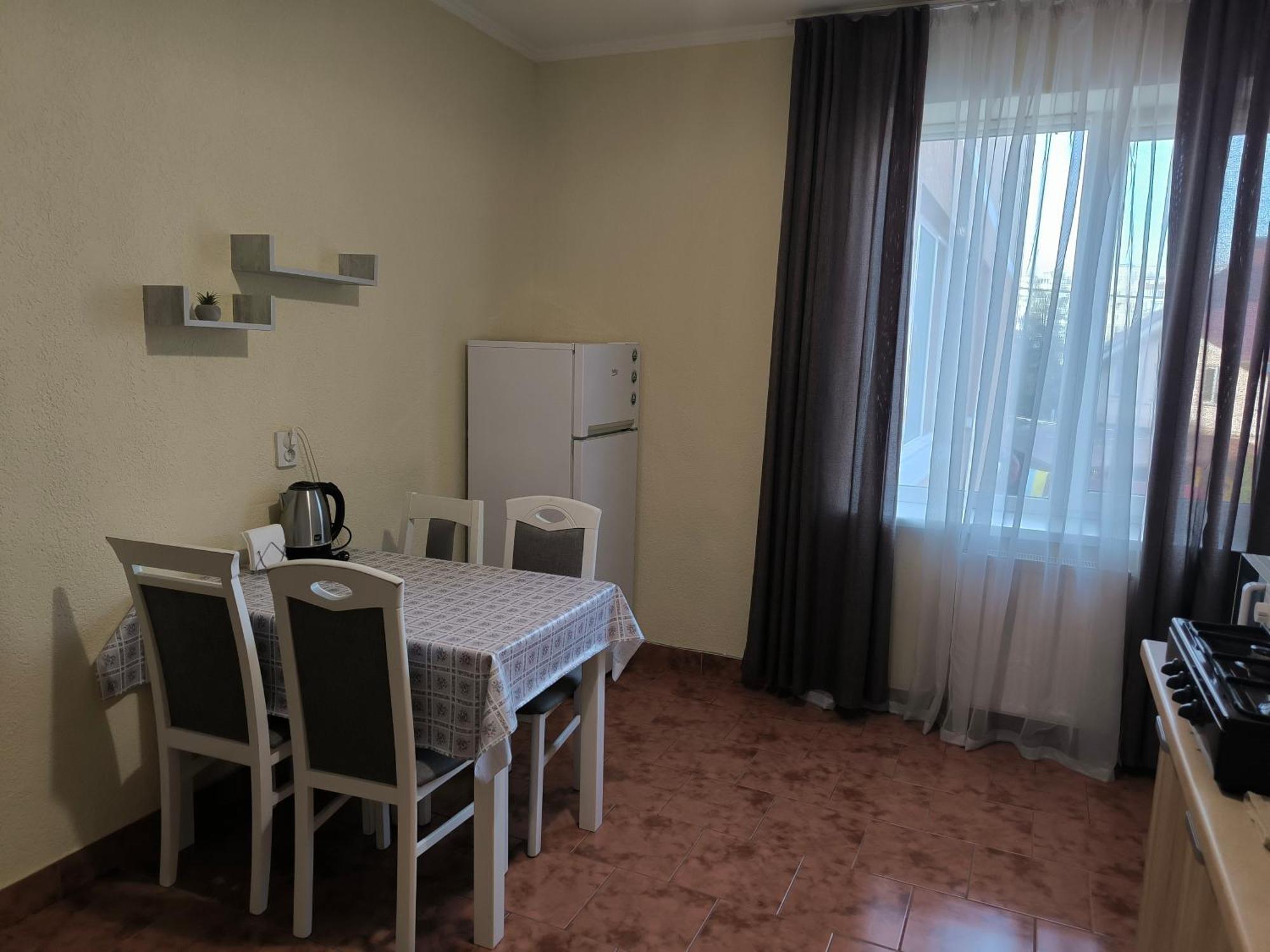Apartments Domovik Мостова 5 Кв 37 Moekatsjeve Buitenkant foto
